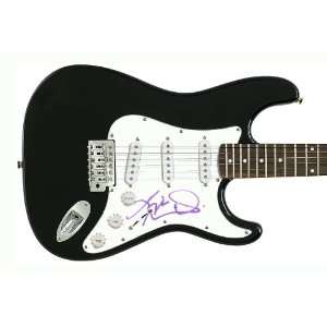  Liza Minelli Autographed Signed Guitar PSA/DNA Dual 