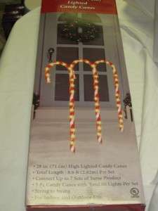NEW Set of 3   28 Lighted Candy Cane Driveway/Walkway/Path Markers 