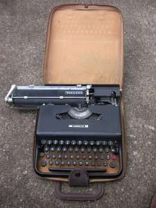   LETTERA 22 & ORIGINAL CASE THIS ONE WAS MADE & BOUGHT IN ITALY  