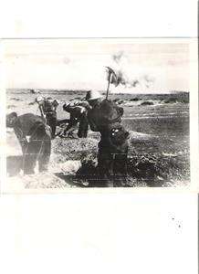 WWII, ROMMELS SOLDIERS SHOOT AGAINST BRITIS PHOTO 1943  