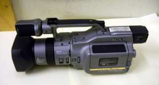 Sony Handycam DCR VX1000 Mini DV Camcorder  