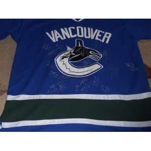  Vancouver Canucks 2011 team signed jersey proof 