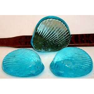   Nugget Aqua Blue Art Glass detailed shell, 3 pcs.