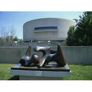  Henry Moore Sculpture and Hirshhorn Museum, Washington D.C 
