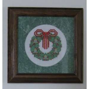  Christmas Wreath with Bells & Bow CrossStitch in Mat and 