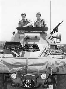 Photo Rhodesian Armored Car Rhodesia FN FAL  