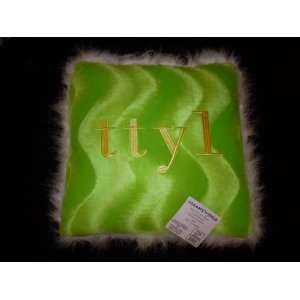    Logans World Faux Fur IM Pillow with Trim (ttyl)