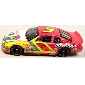  1997 Racing Champions # 5 Teerry Labonte 1/64 scale Toys & Games