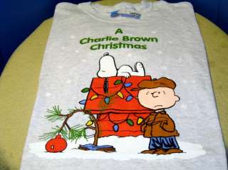 PEANUTS GANG   A Charlie Brown Christmas SNOOPY Tree Lights T Shirt 