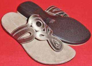 NEW Womens CROFT & BARROW BRITA Gold Flats Thongs Sandals Casual 