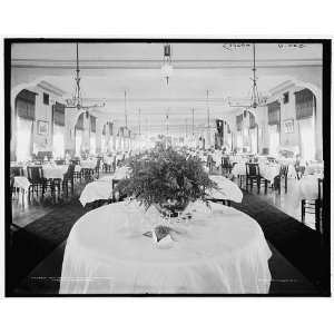  Dining room,Hotel Kaaterskill,Catskill Mountains,N.Y.