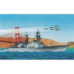   Models USA   1/700 USS Spruance (Plastic Model Ship) Toys & Games