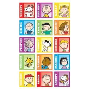  Peanuts Character Badges Sticker Maxi Pack Toys & Games