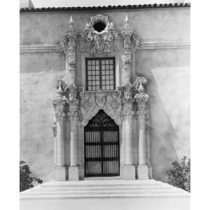 1903 photo Entrance to the Herbert Coppell home, Pasadena, California 