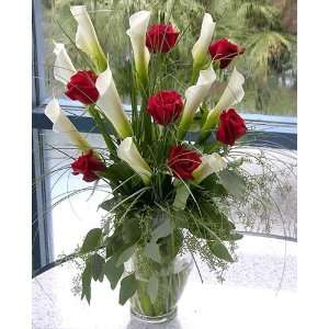 Send Fresh Cut Flowers   Red Elegance Mixed Bouquet  