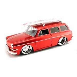  1965 VW Squareback (Variant) 1/24 (Mass) w/Surfboard 