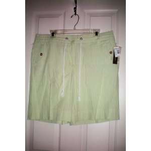Savion Ladies Shorts    Size 16    Green/White Seersucker    New With 
