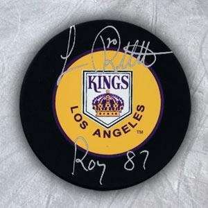   Robitaille Hockey Puck   Los Angeles Kings ROY   Autographed NHL Pucks