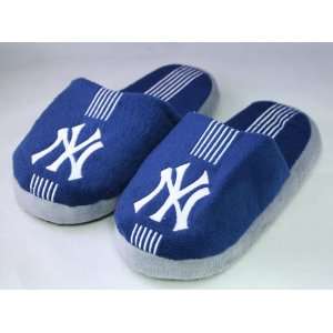  MLB New York Yankees Youth Slippers