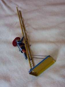 1940S MARX TIN WIND UP CLIMBING FIREMAN AND LADDER WORKSNICE 