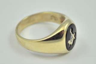 Vintage 10K Yellow Gold 10mm x 12mm Oval Black Onyx Masonic Ring 