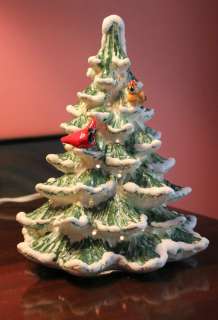   MEDIUM FEATHER CERAMIC CHRISTMAS TREE W/ CARDINALS 8 NEW  