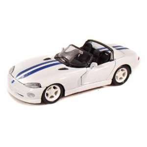  1996 Dodge Viper RT/10 1/24 White w/Blue Stripes Toys 