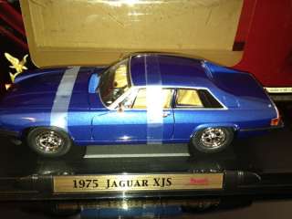 JAGUAR XJS BLUE 1975 BY ROAD SIGNATURE  ONE OF THE BEST 1/18 SCALE DIE 