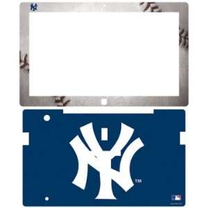  Skinit New York Yankees Game Ball Vinyl Skin for Samsung 