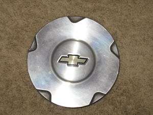 Chevy Trailblazer wheel center cap 9593378  
