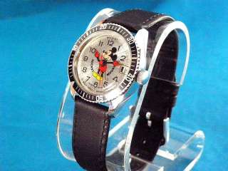   70S BRADLEY MID SIZE MICKEY MOUSE DIVERS WATCH WITH A QUIRK  