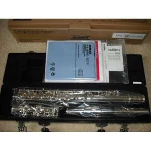  Yamaha YFL 221 Standard Flute Musical Instruments