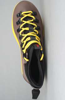 Native The Fitzsimmons Boot in Beaver Brown and Caryon Yellow 