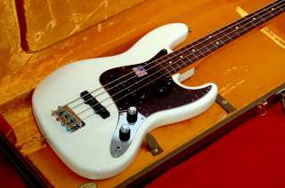 New USA Fender ® 62 Jazz Bass, Olympic White  