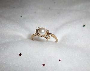 VINTAGE 10KT RING WITH CULTURED PEARL & DIAMOND ACCENTS HALLMARK MAGIC 