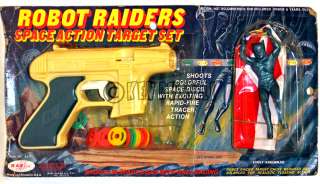   RAYLINE ROBOT RAIDERS BATMAN TARGET GUN & PARACHUTE TOY USA  