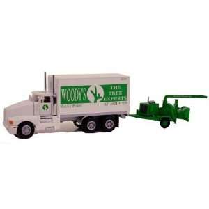  HO Kenworth Box Truck w/Wood Chipper Woodys Toys & Games