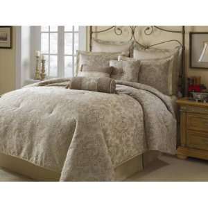    Hampton Hill Alexandria Comforter Set   Queen